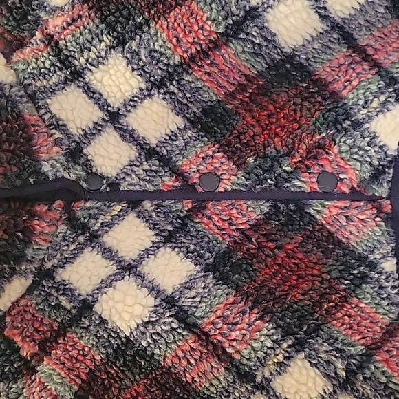 Vineyard Vines Sherpa Pullover - Picture 2 of 9